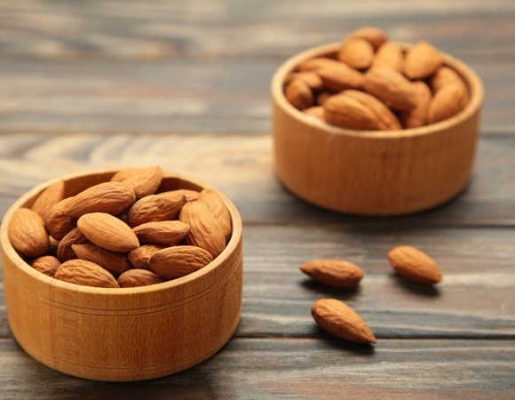 Чем полезен миндаль — контролирует аппетит и поддерживает здоровье сердца Чем полезен миндаль — контролирует аппетит и поддерживает здоровье сердца