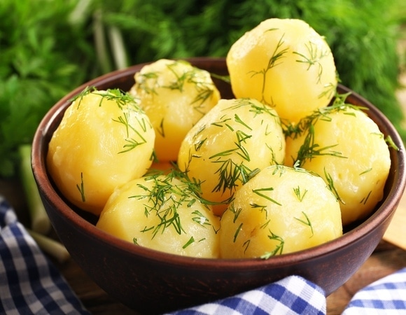 Картофель разрешен не всем: кому стоит отказаться от пюре и запеканок? 