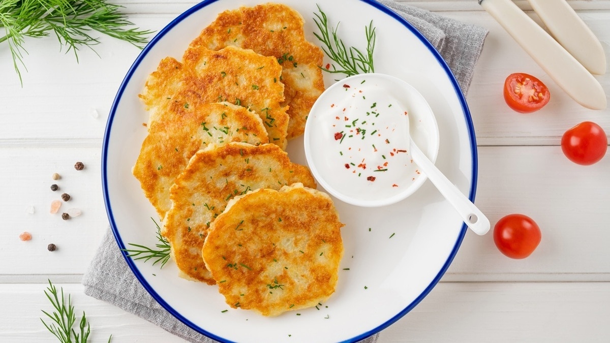 Как готовят настоящие белорусские драники: секреты и рецепт Как готовят настоящие белорусские драники: секреты и рецепт