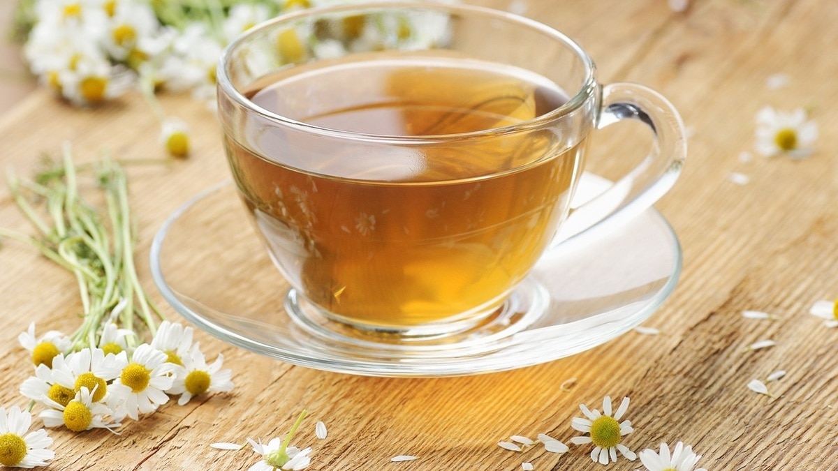 Вздутие как рукой снимет — чем еще полезен чай из ромашки 