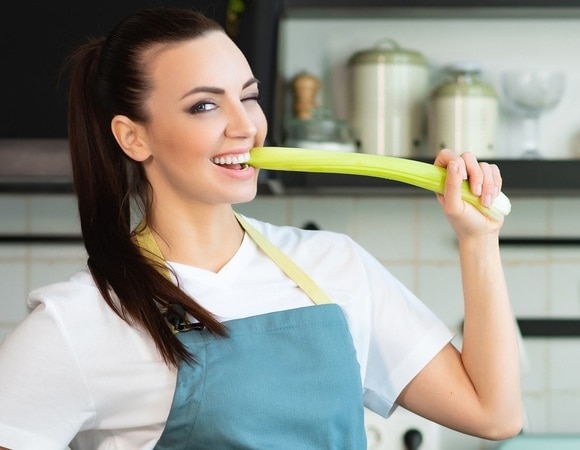 Природный детокс и не только — чем полезен свежий сельдерей