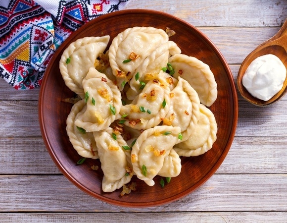 Истории со вкусом — какие блюда покорили героев сериала «Операция "Карпаты"-2» Истории со вкусом — какие блюда покорили героев сериала «Операция "Карпаты"-2»