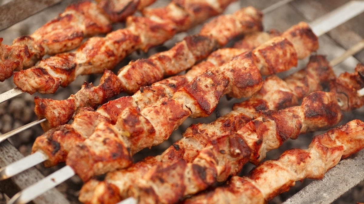 Как приготовить мцвади по-грузински: делимся рецептом шашлыка без маринада Как приготовить мцвади по-грузински: делимся рецептом шашлыка без маринада