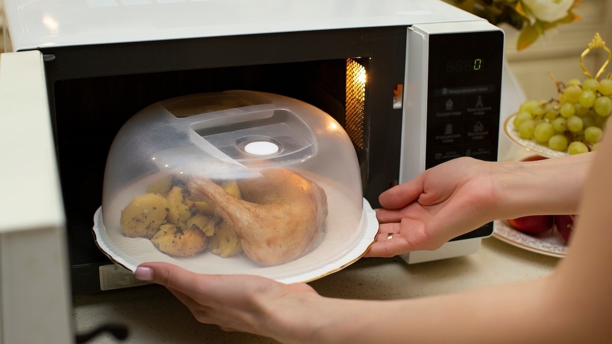 Ловушка для здоровья: диетолог объяснила, какую посуду лучше не использовать на кухне 