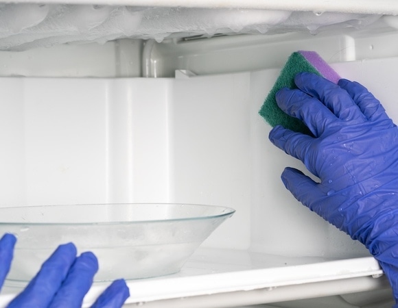 Как и когда мыть холодильник: это расписание поможет сохранить и технику, и продукты Как и когда мыть холодильник: это расписание поможет сохранить и технику, и продукты