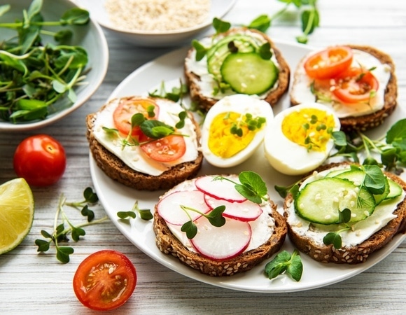 Вместо санатория: 5 продуктов месяца мая, которые обязательно нужно включить в рацион Вместо санатория: 5 продуктов месяца мая, которые обязательно нужно включить в рацион