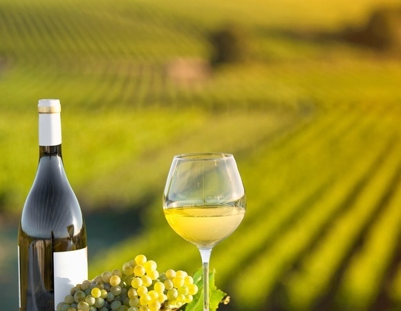 Лед уже не в тренде — сомелье советуют добавлять в белое вино особый перец Лед уже не в тренде — сомелье советуют добавлять в белое вино особый перец