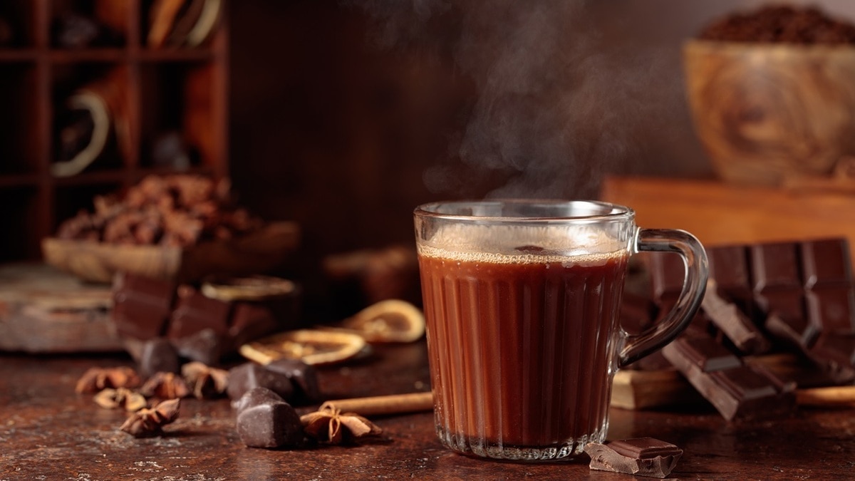 «Может снизить риск»: врачи объяснили, кому обязательно нужно пить какао