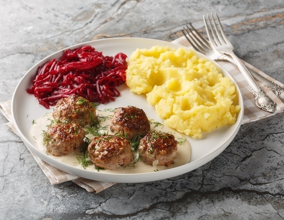 «Нет ничего вкуснее»: будете в Калининграде, обязательно отведайте местную кухню — крамбамбуля, клопсы и не только