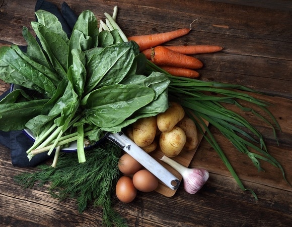 «Так готовила бабушка»: что приготовить из щавеля — конечно же, щи