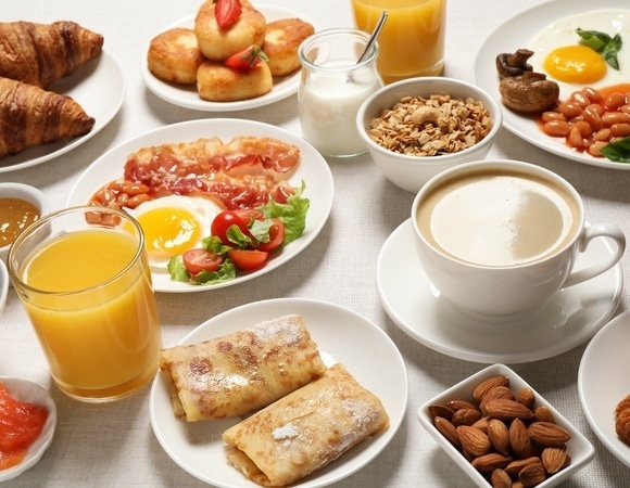 Заряжаемся без кофе: врач рассказала, какая еда помогает проснуться по-настоящему