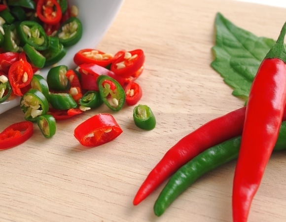 Не сжигает, а защищает: развеян миф о вреде острой пищи для желудка Не сжигает, а защищает: развеян миф о вреде острой пищи для желудка