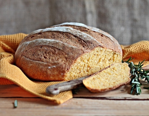 «Наносит меньше вреда»: правильное хранение хлеба — важный процесс, уверен врач