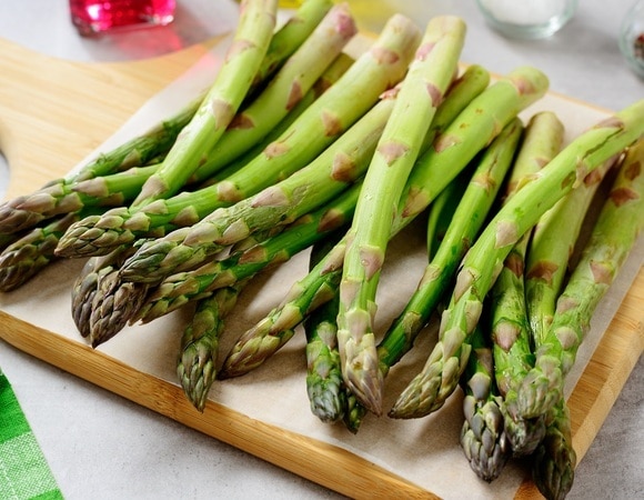 «Всем очень понравилось»: как готовить свежую спаржу в духовке — 15 минут и можно подавать на стол «Всем очень понравилось»: как готовить свежую спаржу в духовке — 15 минут и можно подавать на стол