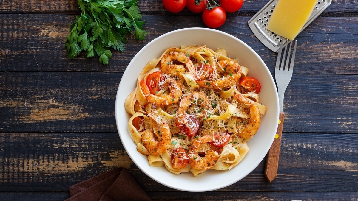 «Получилось замечательно» : готовим пасту с морепродуктами, как в сериале «Отчаянные домохозяйки» «Получилось замечательно» : готовим пасту с морепродуктами, как в сериале «Отчаянные домохозяйки»