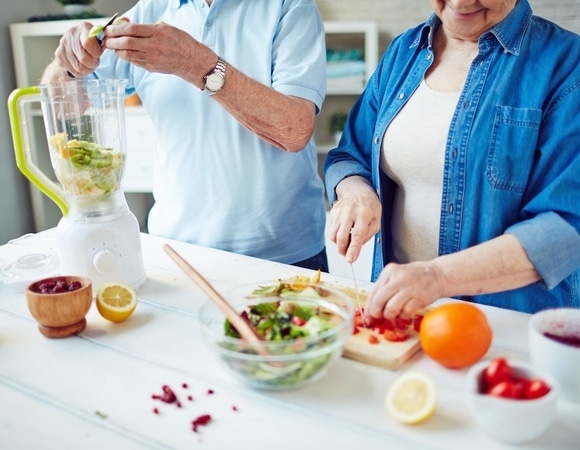 Эти 5 продуктов полезны после 60 лет: названы главные защитники мозга, сердца и костей