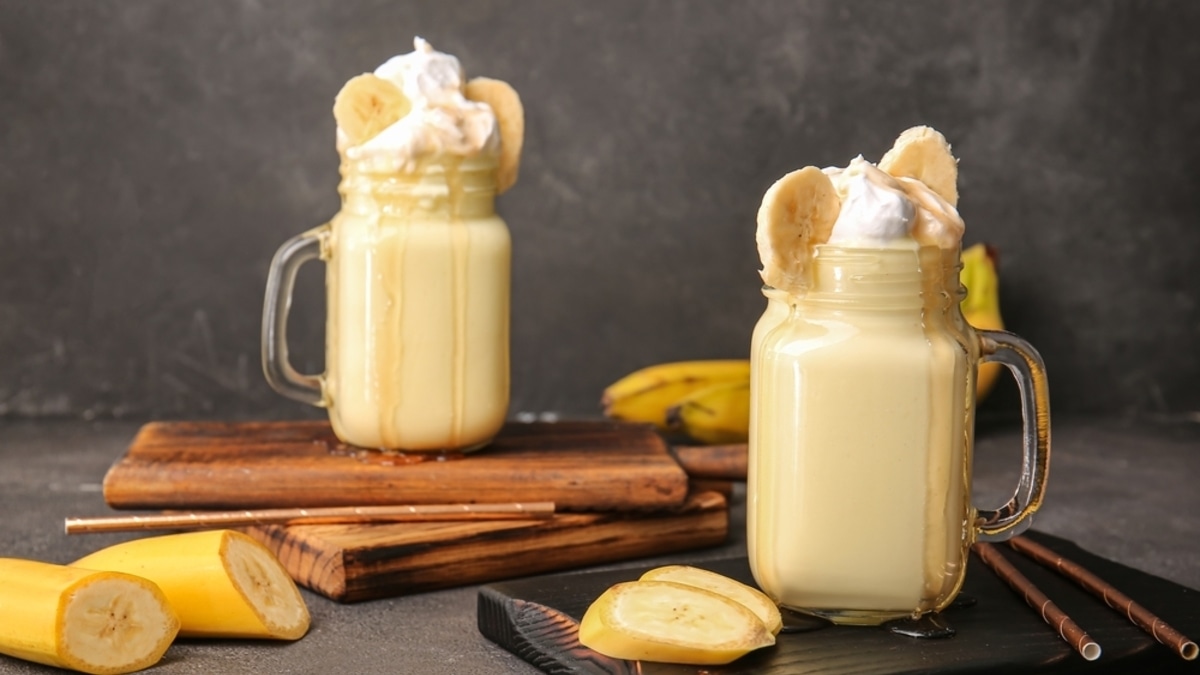 Молочный коктейль из трех ингредиентов: можно обойтись без блендера
