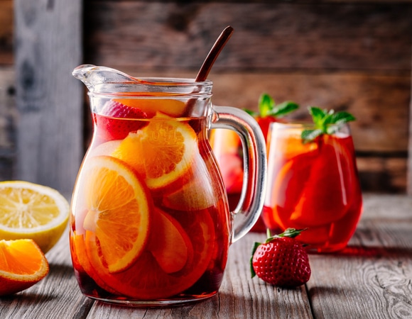 Лето по-испански: рецепт охлаждающей сангрии для жаркой погоды