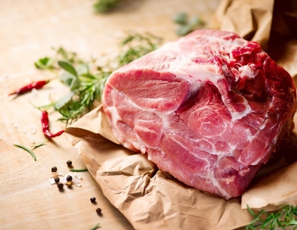 Можно "сбалансировать": Мясников объяснил, почему не стоит бояться жирного мяса