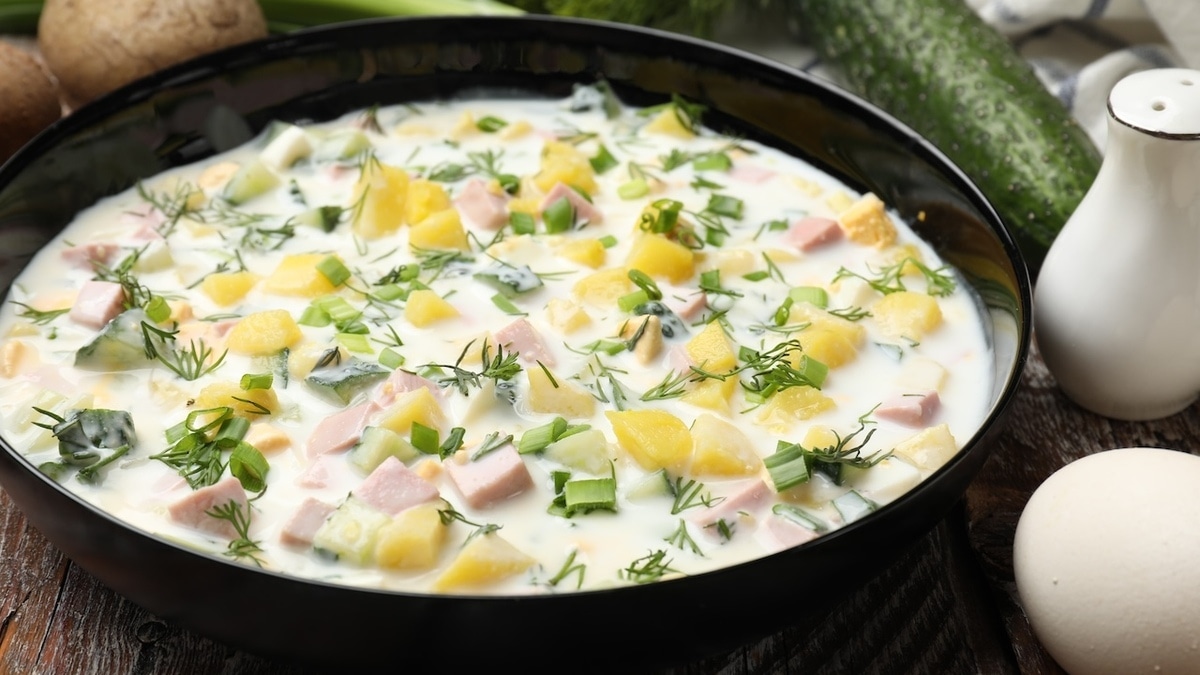 Окрошка без колбасы и картошки: шеф предложил летнюю альтернативу с цветной капустой