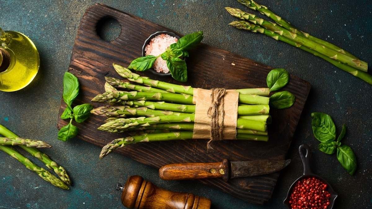"Почему я раньше об этом не знала?": как правильно заморозить спаржу — стебли точно не слипнутся