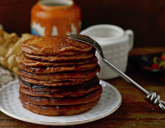 Оладьи на ряженке с какао: как добавить выпечке вкус любимого напитка — рецепт