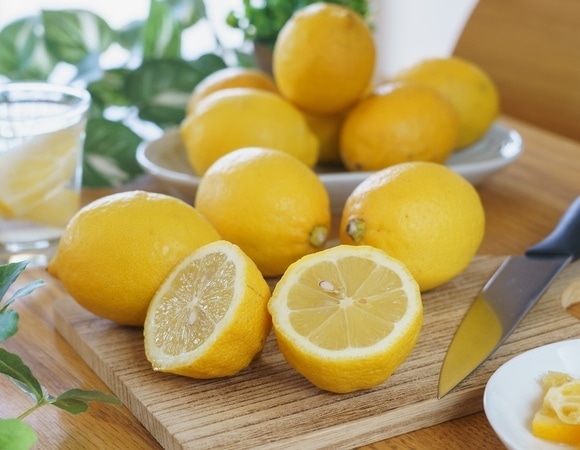 Зубам от этих продуктов очень плохо — речь не только о сладостях и кофе Зубам от этих продуктов очень плохо — речь не только о сладостях и кофе