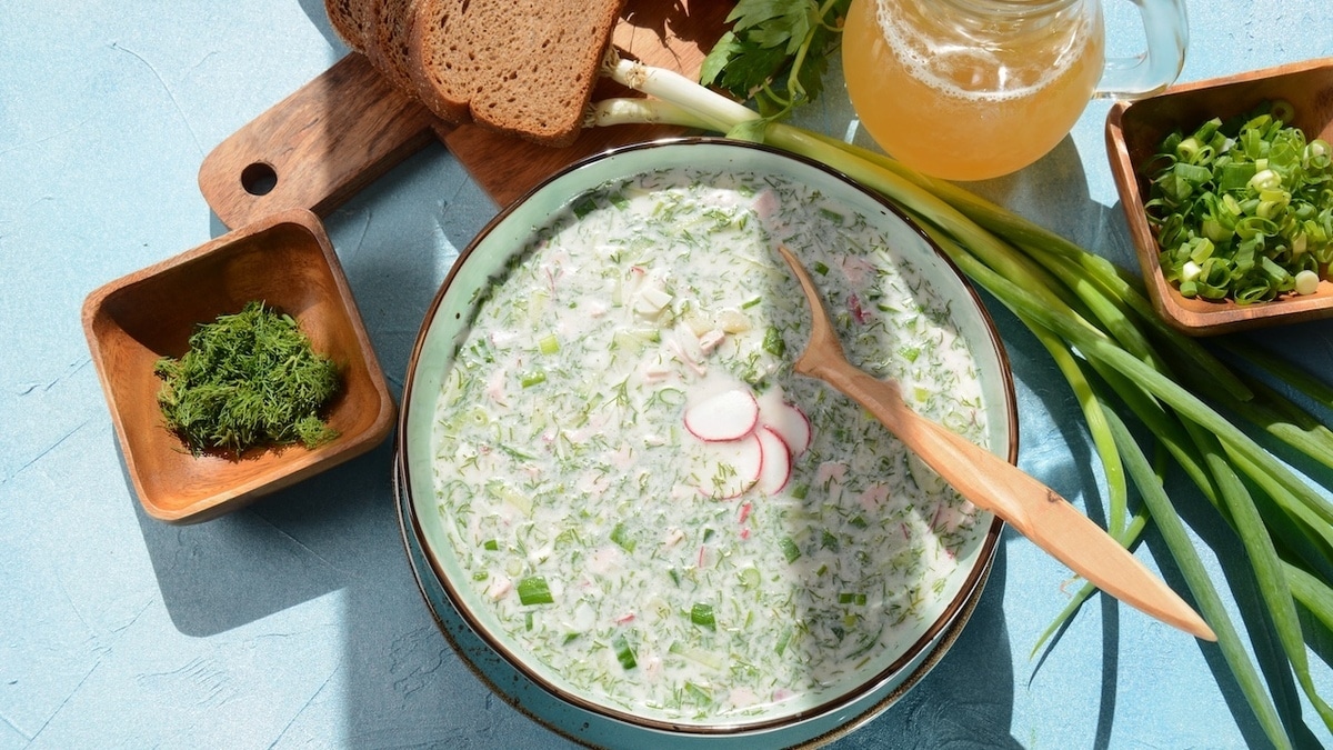 Стало известно, кому нельзя окрошку — ни на квасе, ни на кефире 