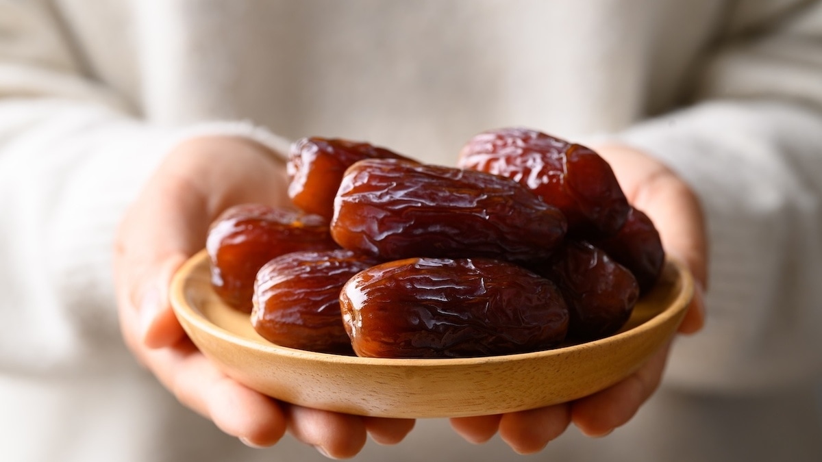 Как удалить косточку из финика и сохранить фрукт целым — блогер поделился секретом 