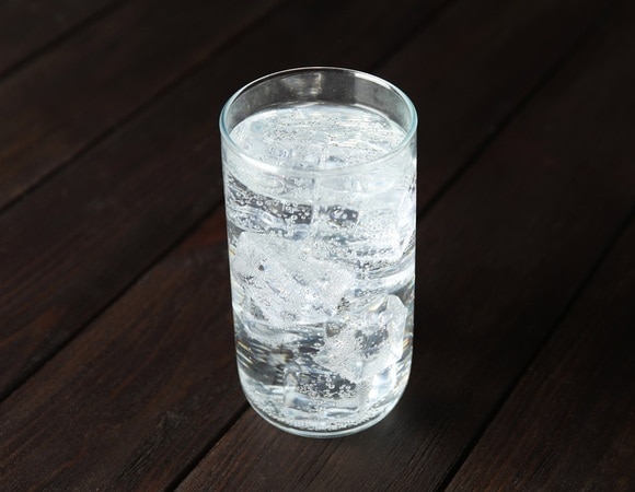 "Стимулируется выработка гормона": вот почему газировкой лучше не увлекаться