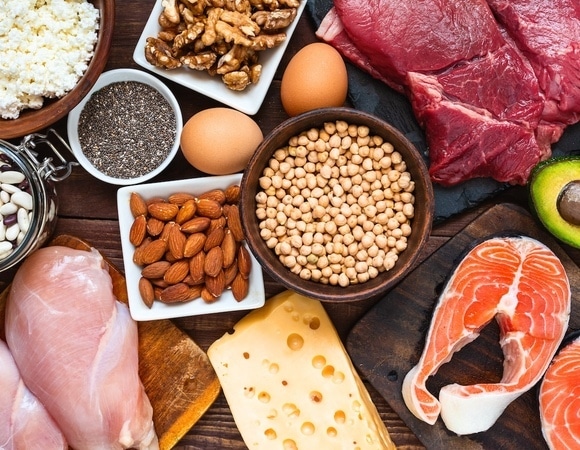 Ломаются ногти, сыпятся волосы? 5 очевидных признаков, что организму не хватает белка