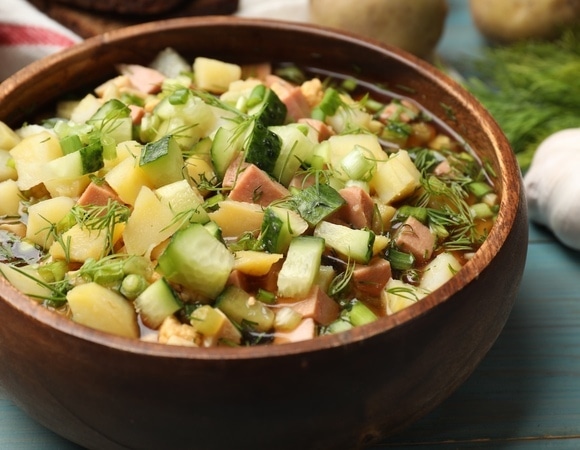 "Жуткий ужас": окрошку по этому рецепту нужно навсегда вычеркнуть из рациона 