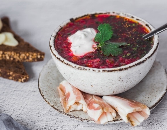 Что попробовать в Анапе? Конечно, борщ — "как дома, только лучше" Что попробовать в Анапе? Конечно, борщ — "как дома, только лучше"