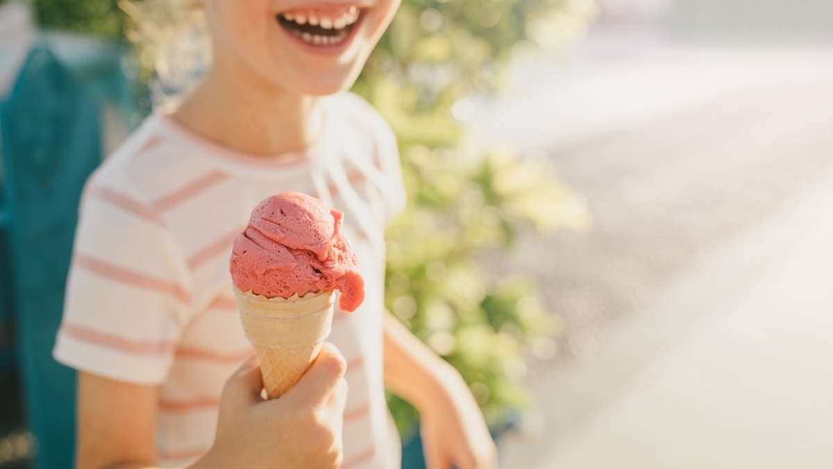 С какого возраста детям можно есть мороженое? Мнением поделились педиатры 