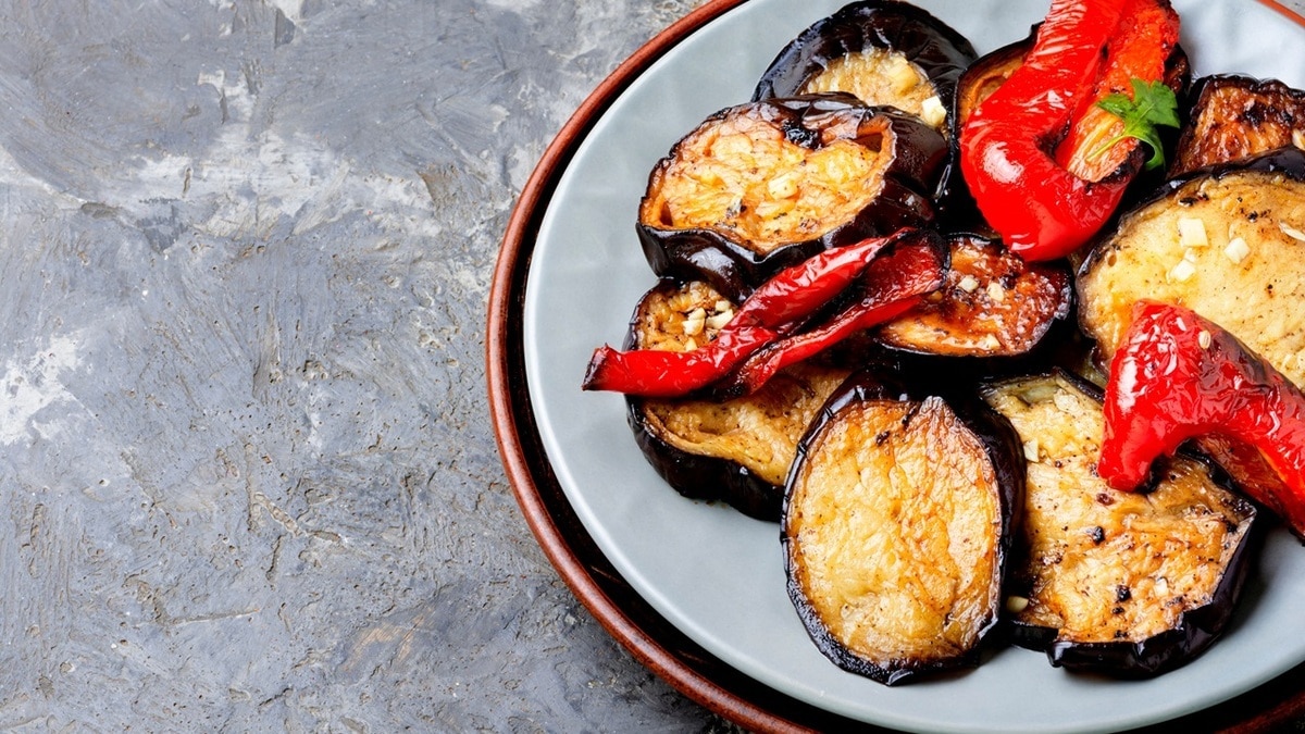 "Это находка. Баклажаны стали мягче": так капризный овощ не впитает много масла