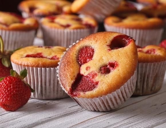 Низкоуглеводные маффины с клубникой: нашли десерт, который можно на завтрак