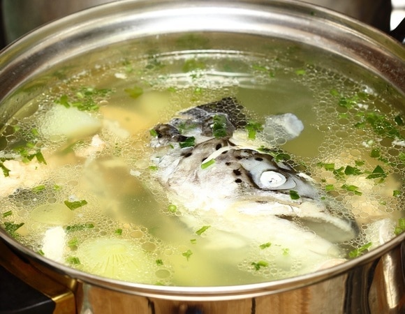 Вот, что на самом деле отличает рыбный бульон от мясного — нужно знать каждой хозяйке Вот, что на самом деле отличает рыбный бульон от мясного — нужно знать каждой хозяйке