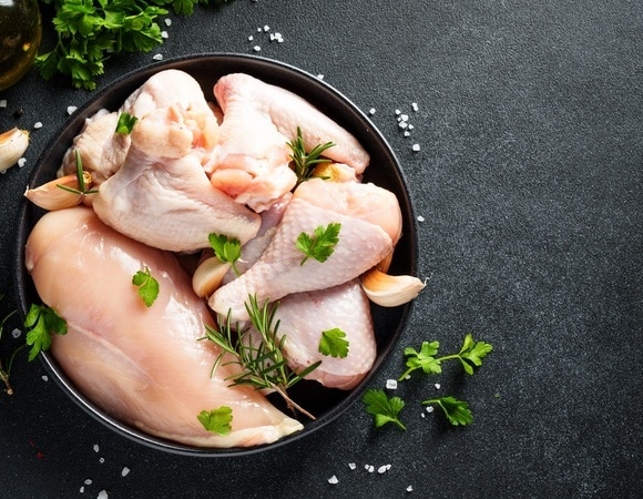 "Результат радует": перед запеканием курицу нужно выдержать в кефирном маринаде