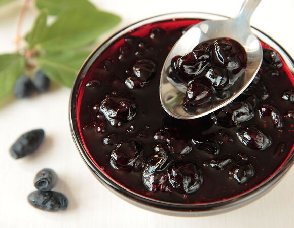 Варенье из жимолости на зиму — легкий рецепт для начинающих