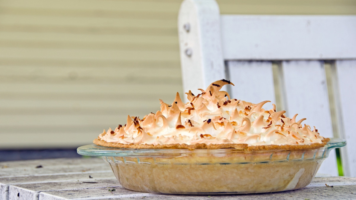 Кокосовый рай в каждом кусочке: рецепт идеального десерта с маршмеллоу и безе