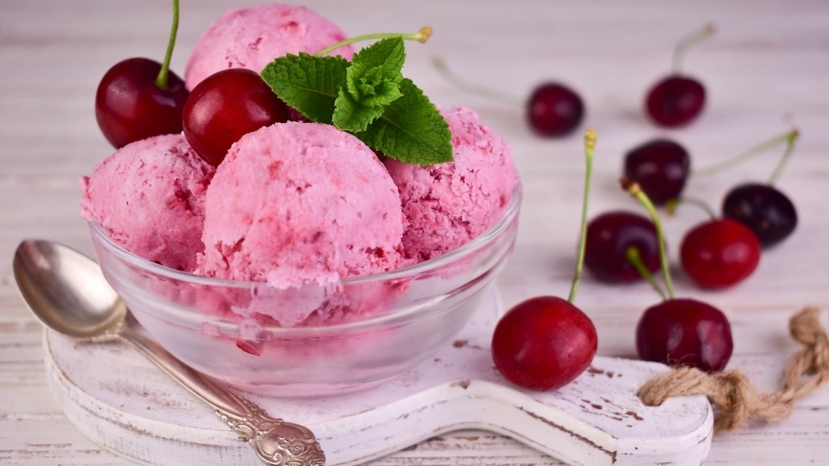 Домашнее черешневое мороженое без мороженицы — десерт, который украсит лето
