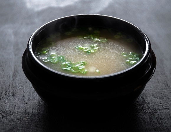 "Готовится быстро и освежает в жару": раскрываем рецепт летнего супа и для дома, и для дачи "Готовится быстро и освежает в жару": раскрываем рецепт летнего супа и для дома, и для дачи