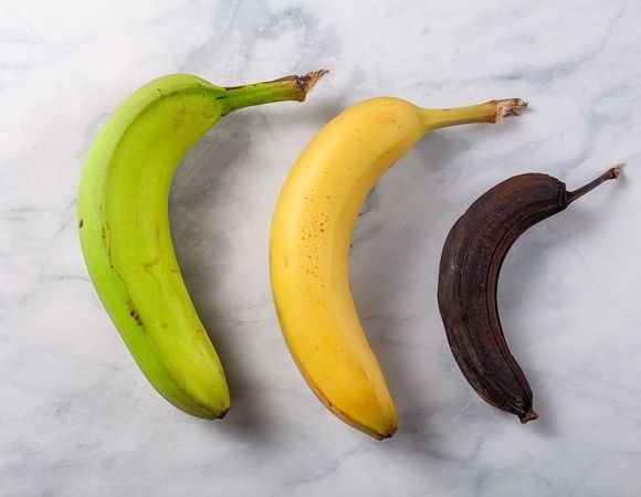 Бананы не будут темнеть неделями: раскрыты 2 простых лайфхака для их сохранения