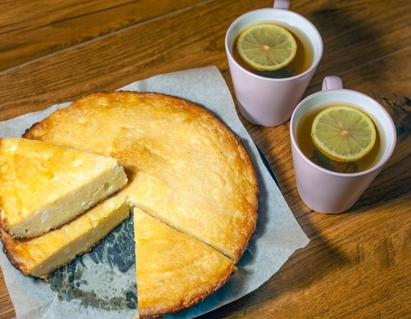 "Съели все до последнего кусочка": такая творожная запеканка получается воздушной, как пух "Съели все до последнего кусочка": такая творожная запеканка получается воздушной, как пух