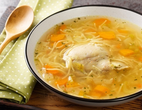 "Чтобы не разварилась": готовим вермишель с курицей по бабушкиному рецепту "Чтобы не разварилась": готовим вермишель с курицей по бабушкиному рецепту