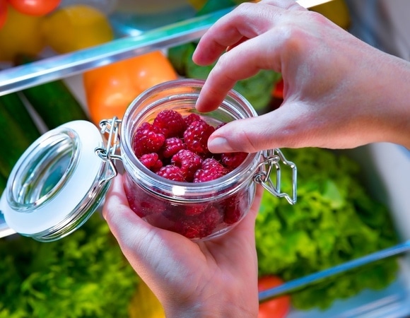 Этим фрукты нельзя хранить в холодильнике — портятся уже через пару часов