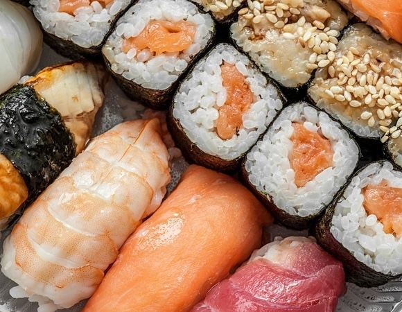 Можно ли поправиться из-за роллов и суши? Вот что будет, если есть их почти каждый день Можно ли поправиться из-за роллов и суши? Вот что будет, если есть их почти каждый день