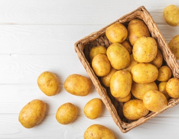 "Очень вкусно": готовим молодую картошку в духовке всего за 40 минут "Очень вкусно": готовим молодую картошку в духовке всего за 40 минут