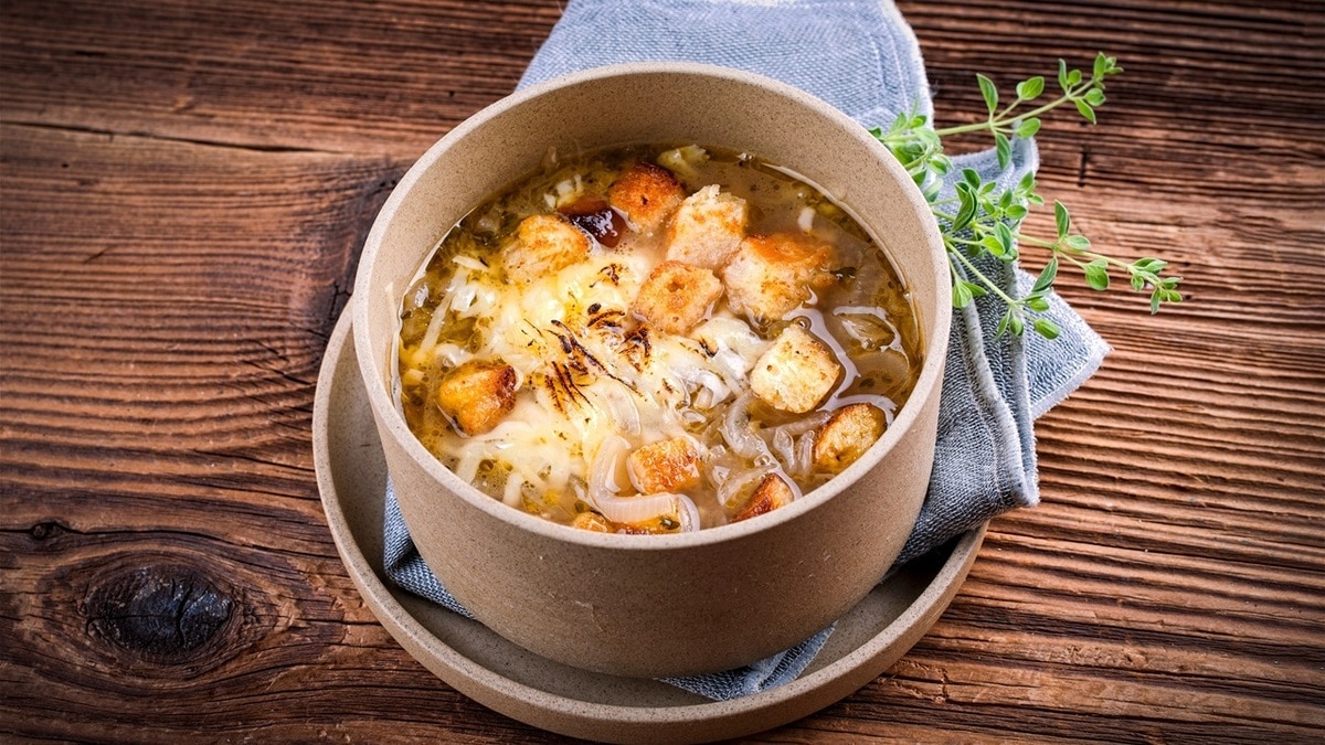 "Вкус — невероятный": как приготовить луковый суп по мотива фильма "Балерина"