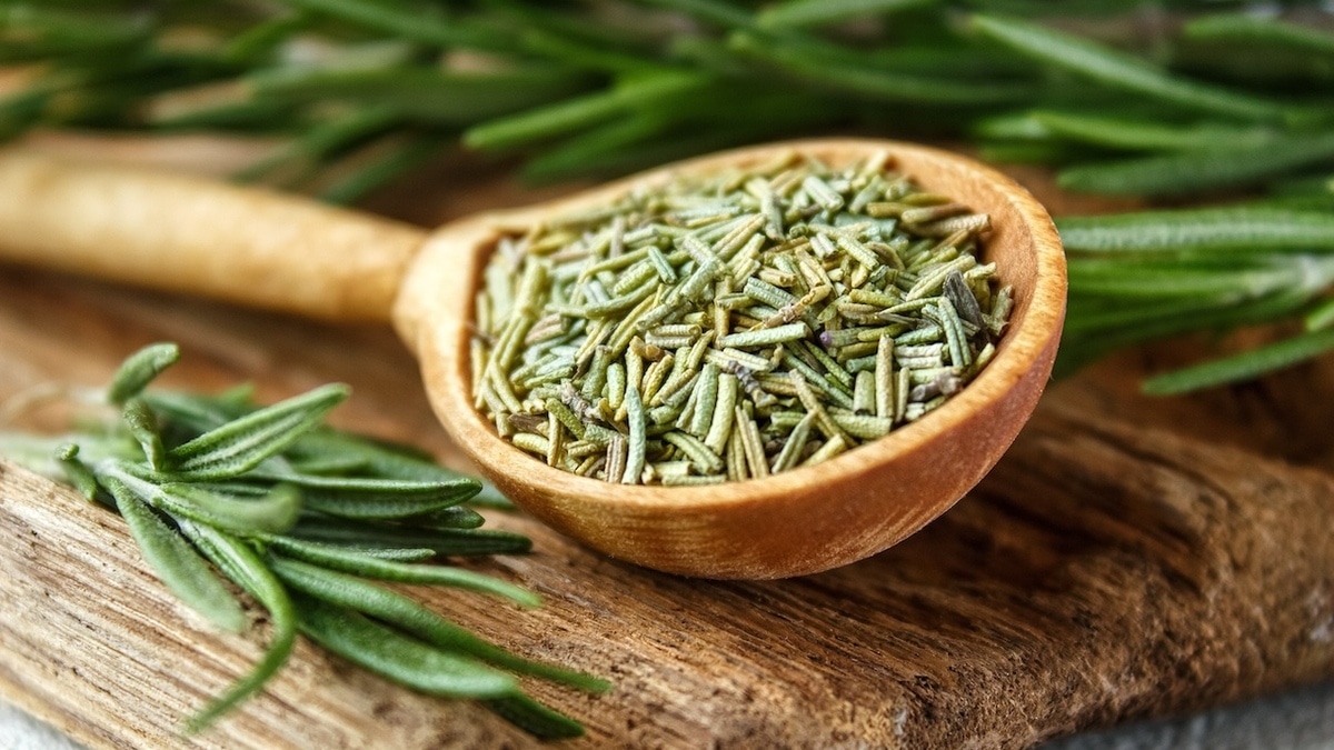 Ученые нашли пряность, защищающую мозг от болезни Альцгеймера 